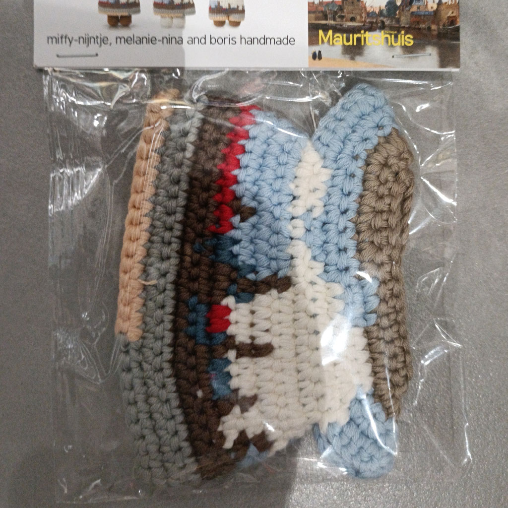 Gehaakte Nijntje view of Delft dress hanmade