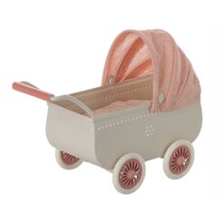 Maileg kinderwagen koraal